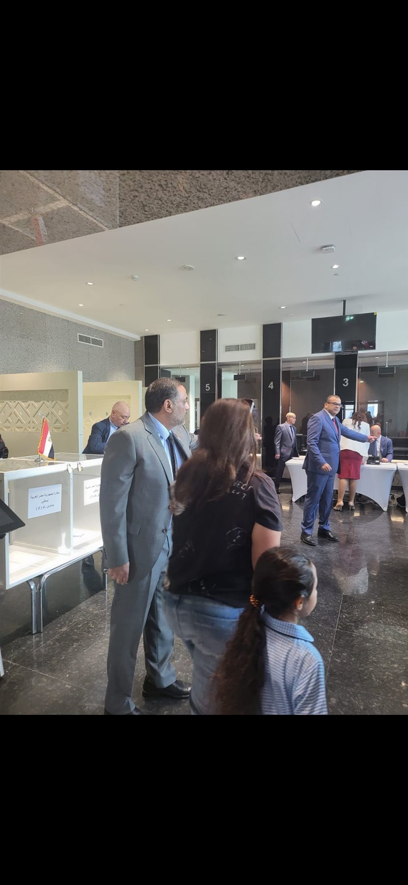 المصريون بقطر يدلون بأصواتهم في الانتخابات الرئاسية