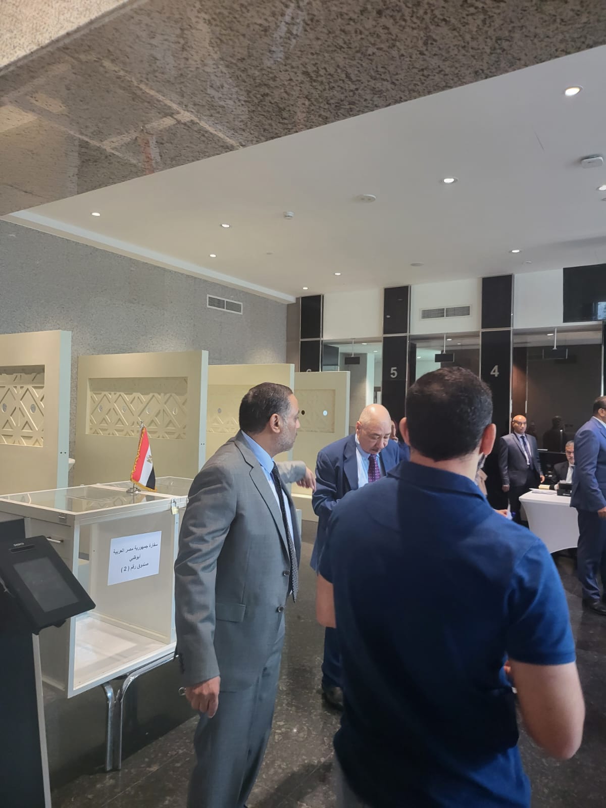 المصريون بالإمارات يدلون بأصواتهم في الانتخابات الرئاسية