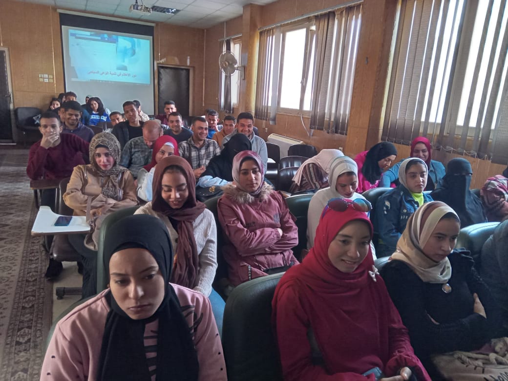 جانب من حضور الندوة