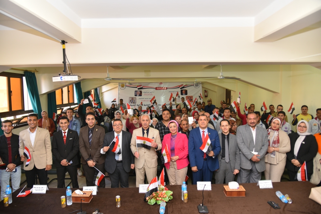 جانب من الندوة