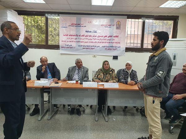 جانب من مسابقة الطالب المثالي والطالبة المثالية