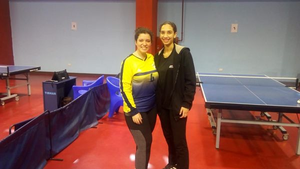 جانب من دورة تنس طاولة طالبات