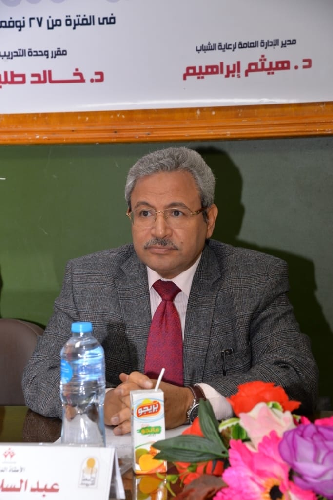 جانب من الندوات