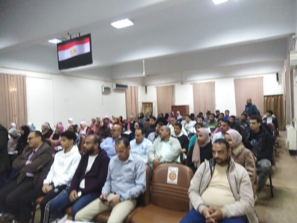 جانب من الندوات