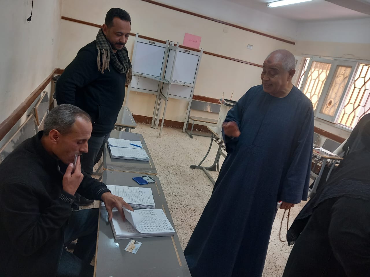 حشود غفيرة من المواطنين