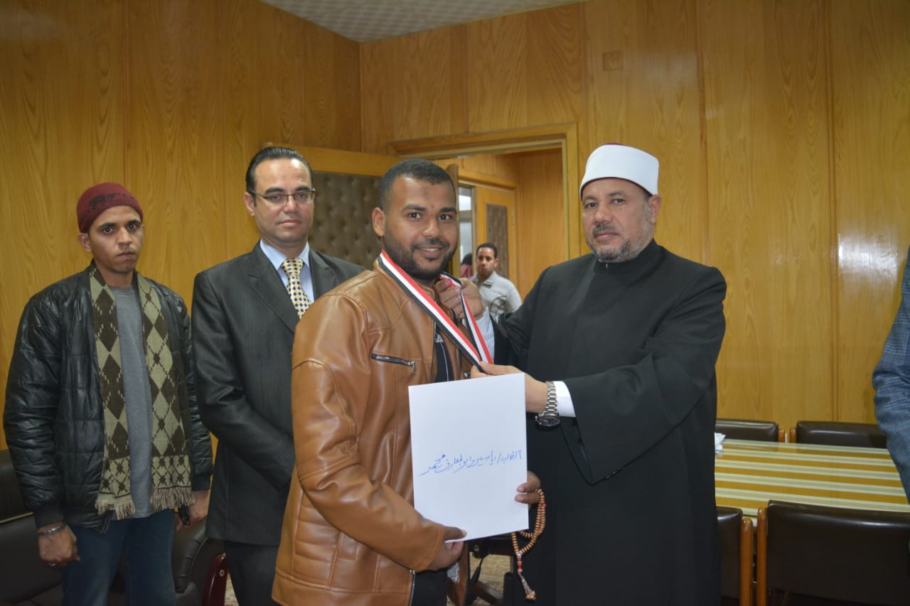 تكريم طلاب جامعة الأزهر بأسيوط ذوي الهمم
