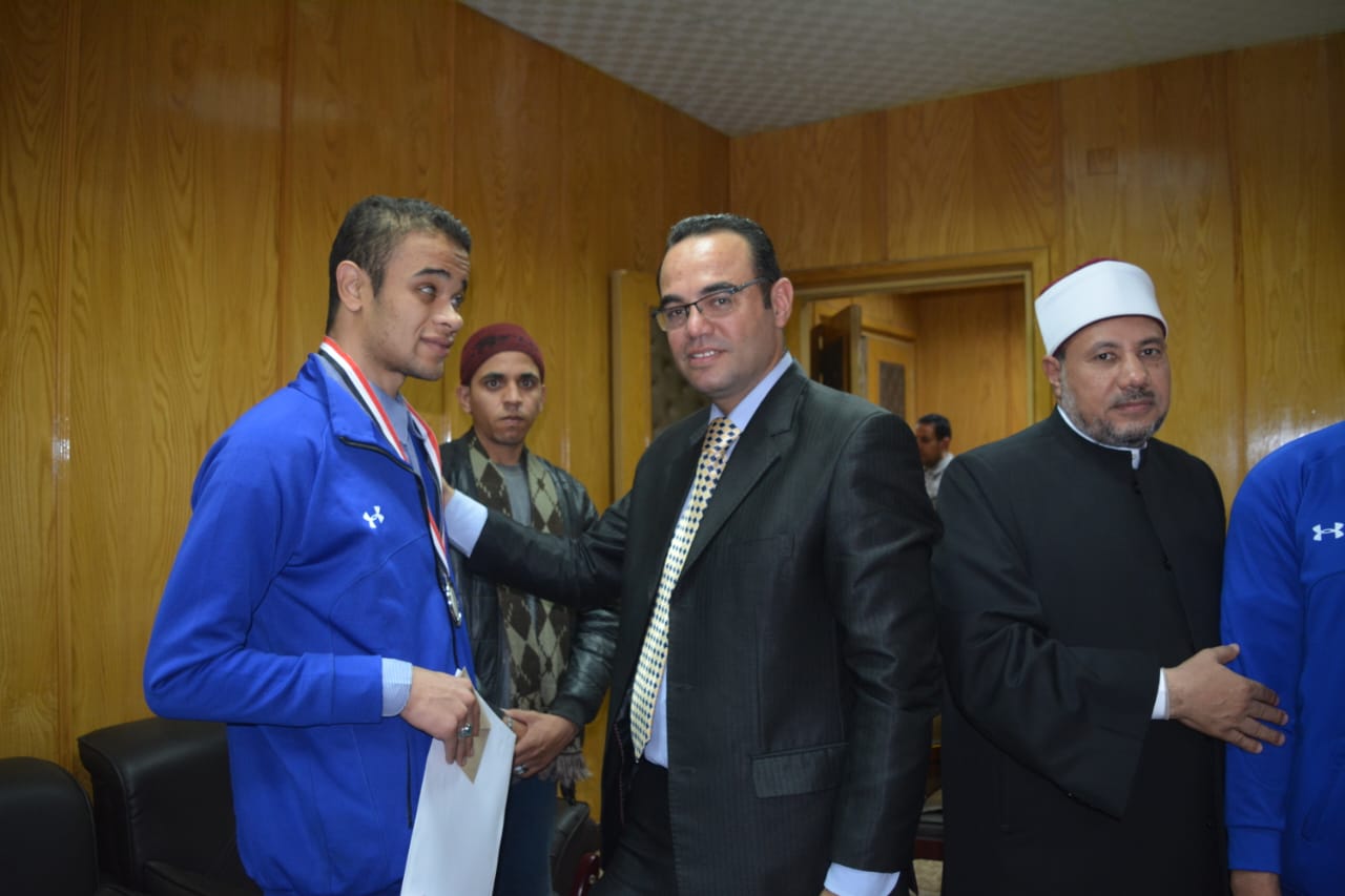 تكريم طلاب جامعة الأزهر بأسيوط ذوي الهمم
