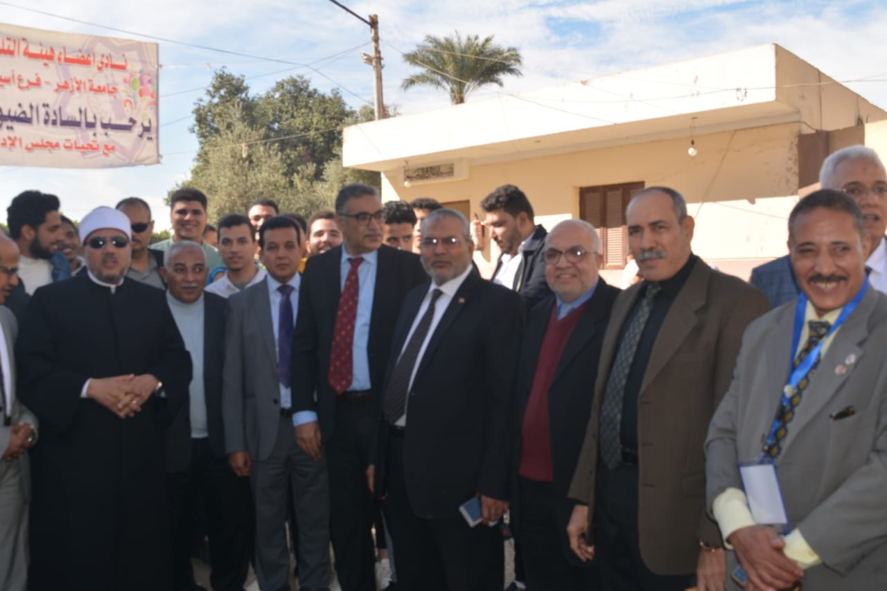 جانب من زيارة الدكتور نائب رئيس جامعة الأزهر للوجة القبلي