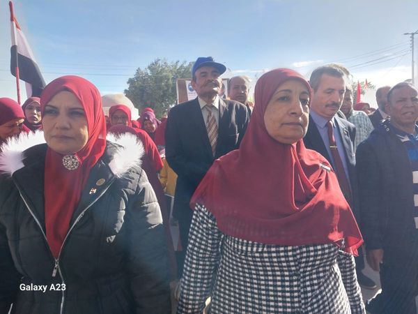 حشود للعاملين بقطاع تعليم الوادي الجديد