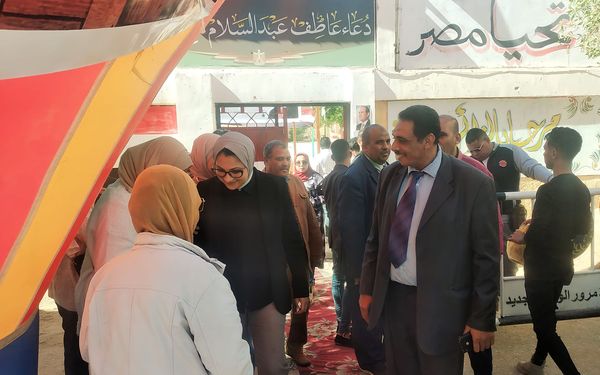 جولة تفقدية لنائب محافظ الوادي الجديد لمتابعة سير العملية الانتخابية 