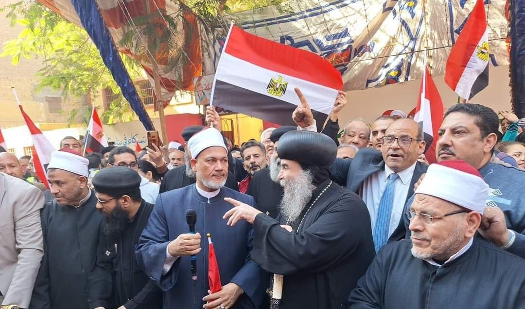 الأنبا يؤانس مطران الكنيسة الأرثوذكسية بأسيوط حشدًا جماهيريًا لدعم المشاركة الشعبية