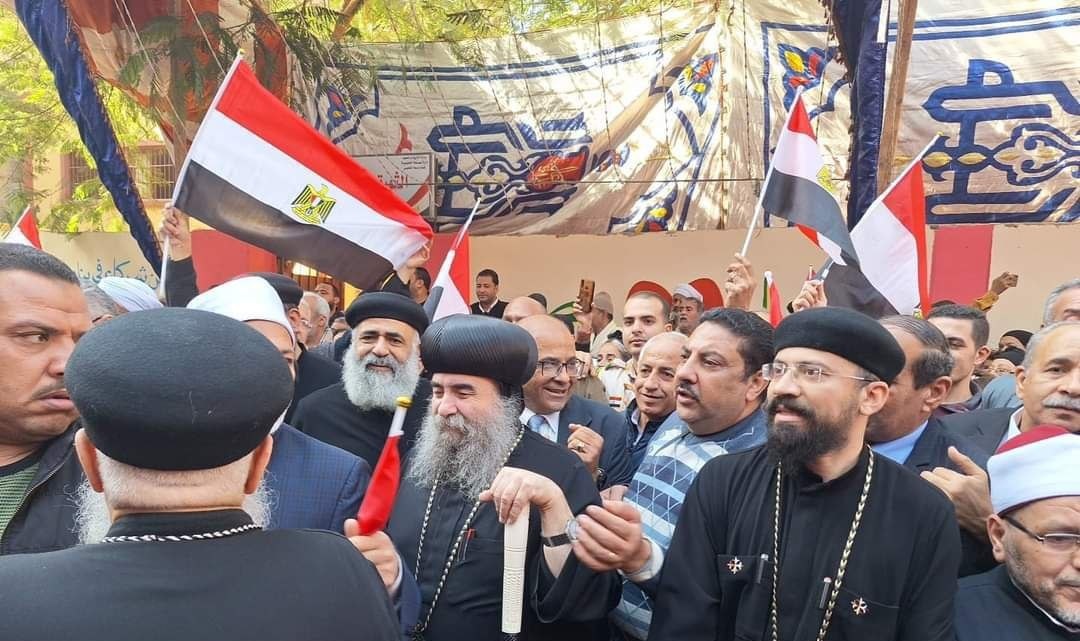 الأنبا يؤانس مطران الكنيسة الأرثوذكسية بأسيوط حشدًا جماهيريًا لدعم المشاركة الشعبية