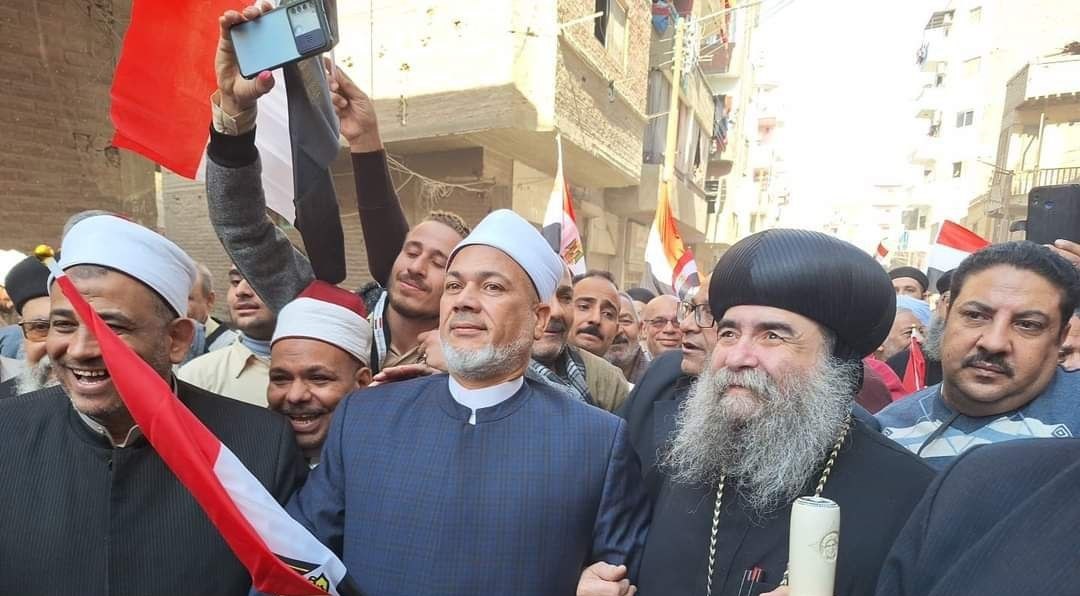 الأنبا يؤانس مطران الكنيسة الأرثوذكسية بأسيوط حشدًا جماهيريًا لدعم المشاركة الشعبية