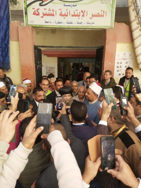 الأنبا يؤانس مطران الكنيسة الأرثوذكسية بأسيوط حشدًا جماهيريًا لدعم المشاركة الشعبية