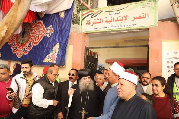 الأنبا يؤانس مطران الكنيسة الأرثوذكسية بأسيوط حشدًا جماهيريًا لدعم المشاركة الشعبية