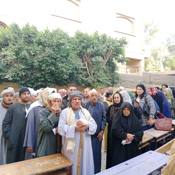 حشود غفيرة من المواطنين