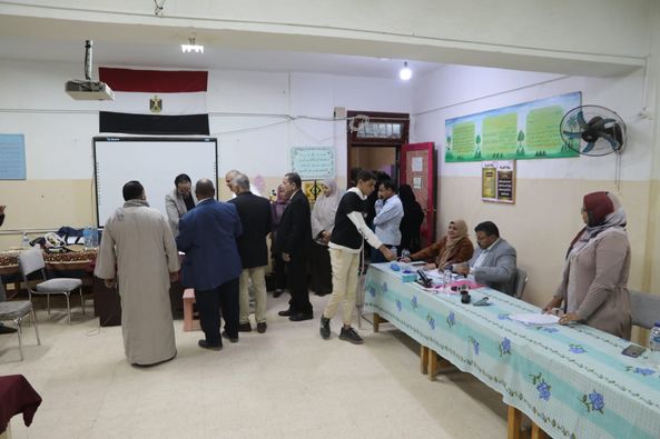 جانب من زيارة محافظ الوادي الجديد