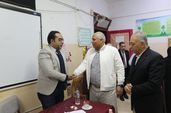 جانب من زيارة محافظ الوادي الجديد