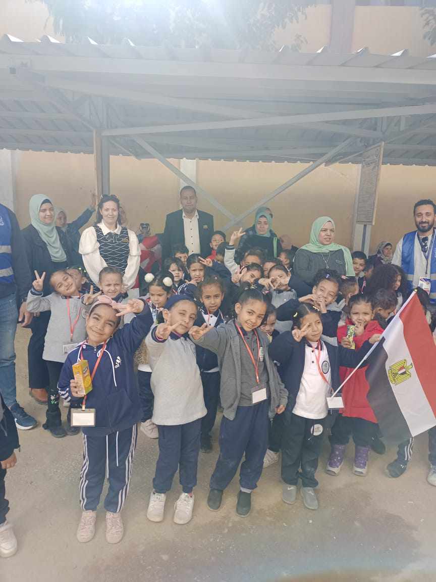 أطفال المدرسة الرسمية الدولية (IPS) بالخارجة