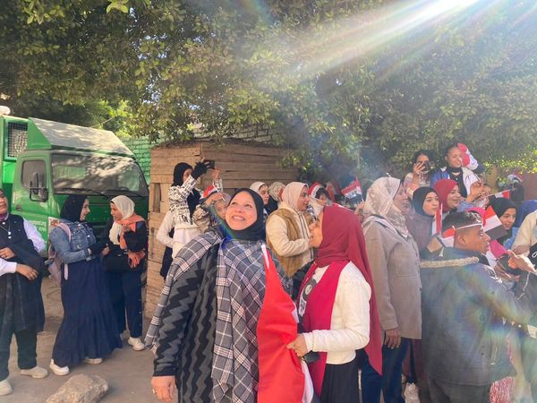 حشود غفيرة من المواطنين