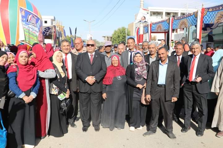 وكيل التعليم بالوادي الجديد أثناء جولته التفقدية