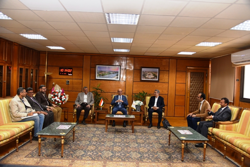 جانب من الزيارة