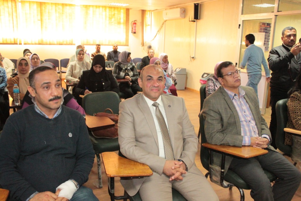 جانب من الندوة