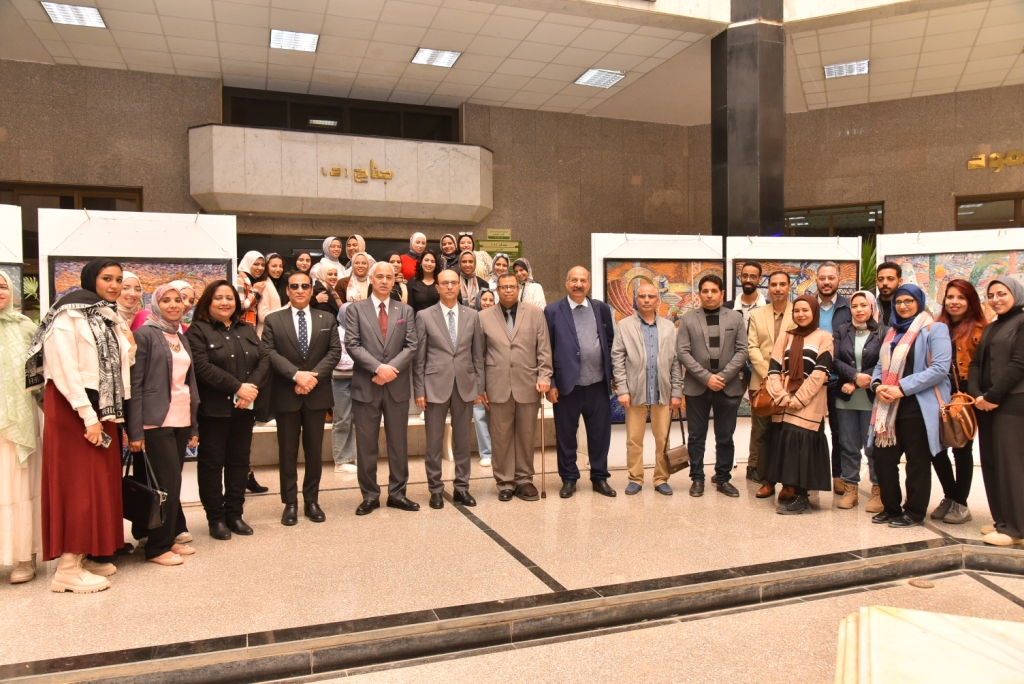 جانب من المعرض