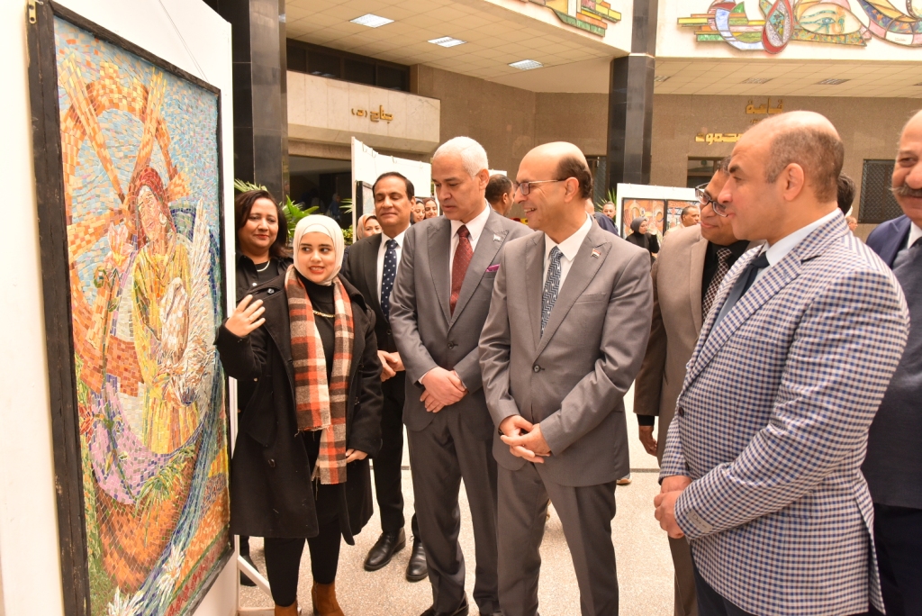 جانب من المعرض