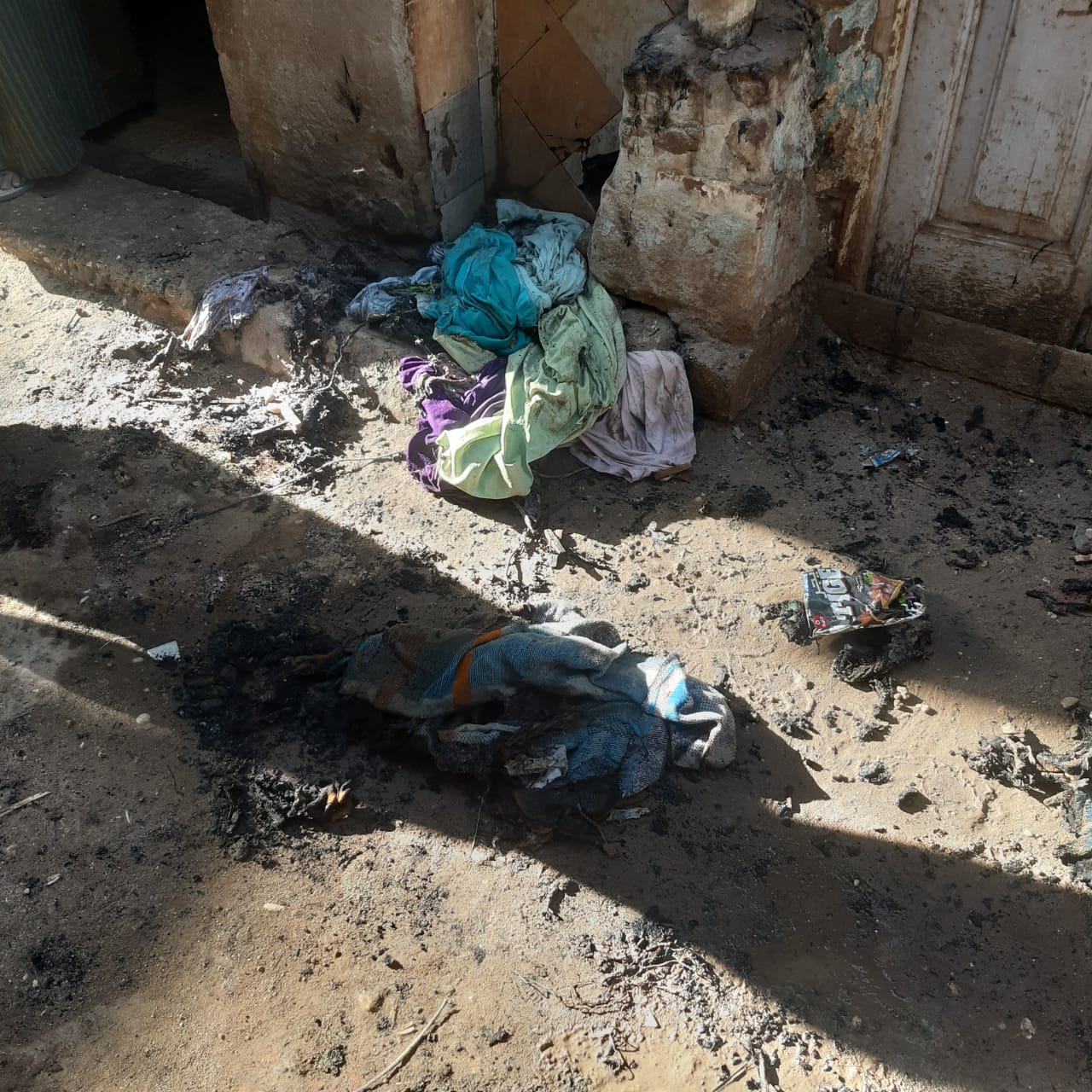 مصرع شخص بسبب سقوط شرز من أسلاك الضغط العالي على منزل بأسيوط