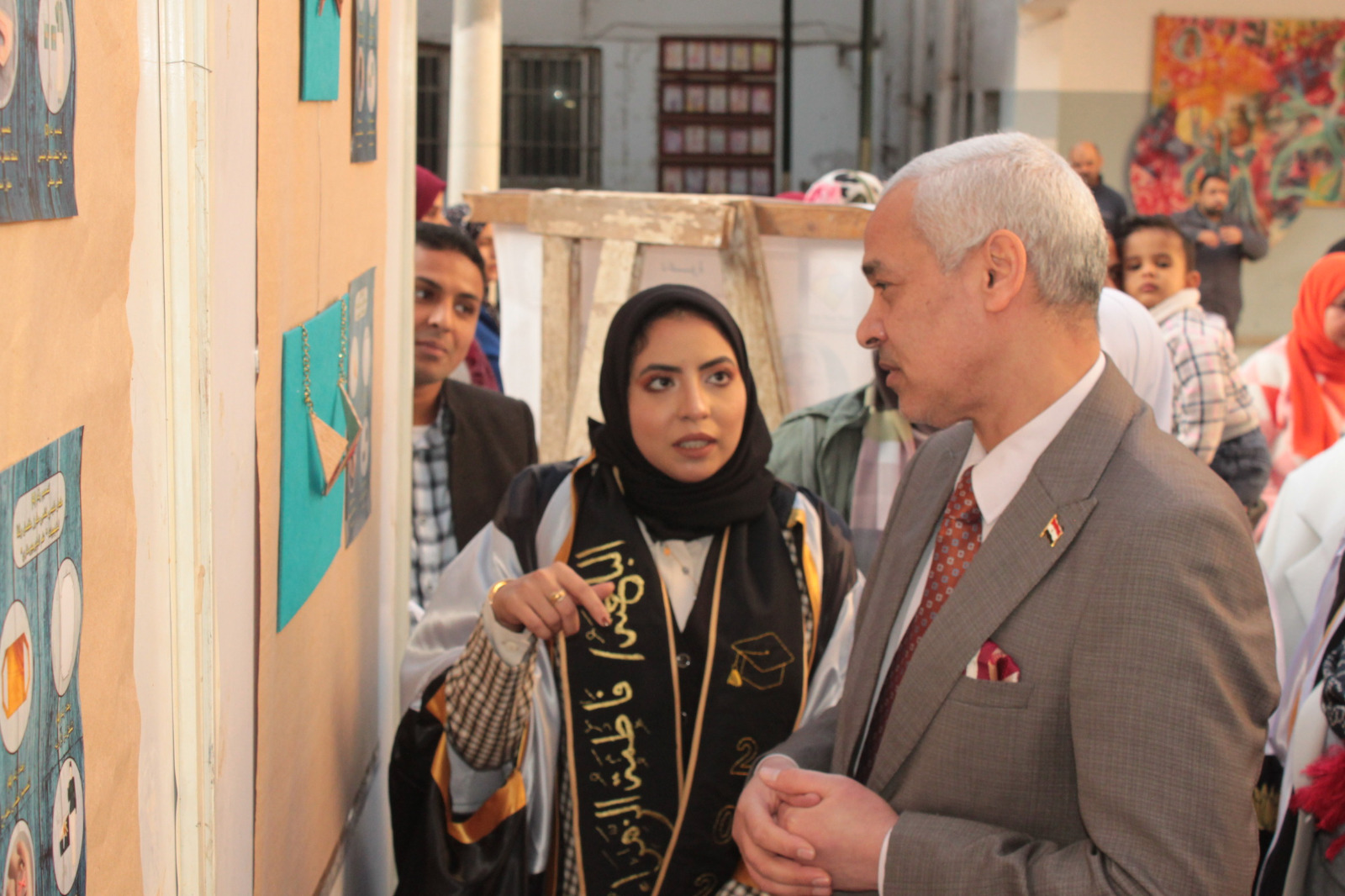 جانب من معرض كلية تربية نوعية بأسيوط