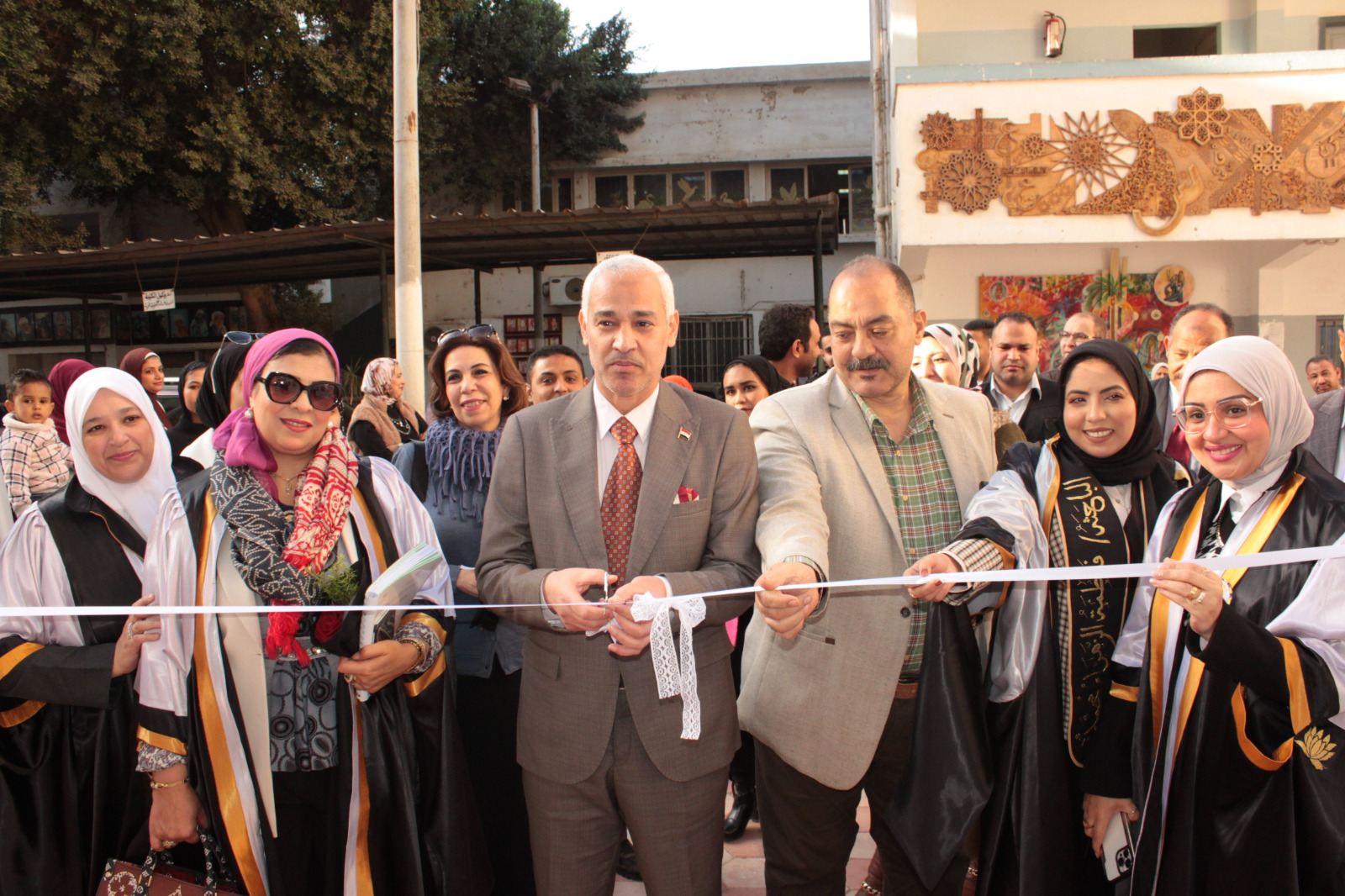 جانب من معرض كلية تربية نوعية بأسيوط