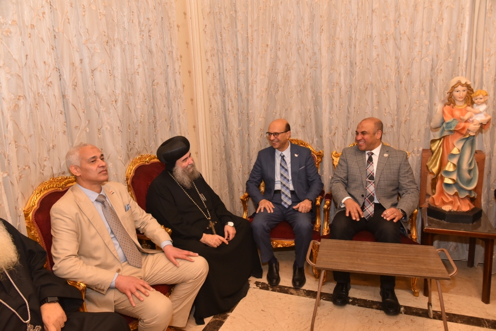 جانب من زيارات رئيس جامعة أسيوط