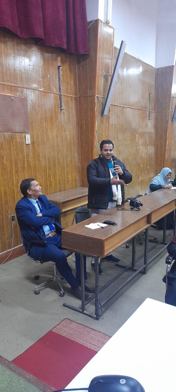 جانب من ضيوف الندوة