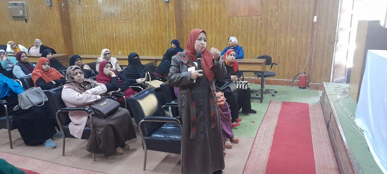 جانب من ضيوف الندوة