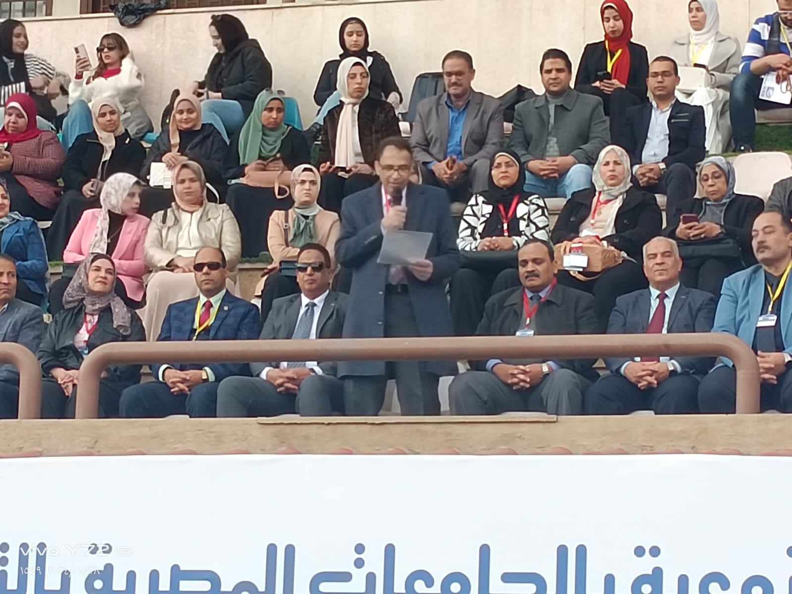 received_1341653869920362