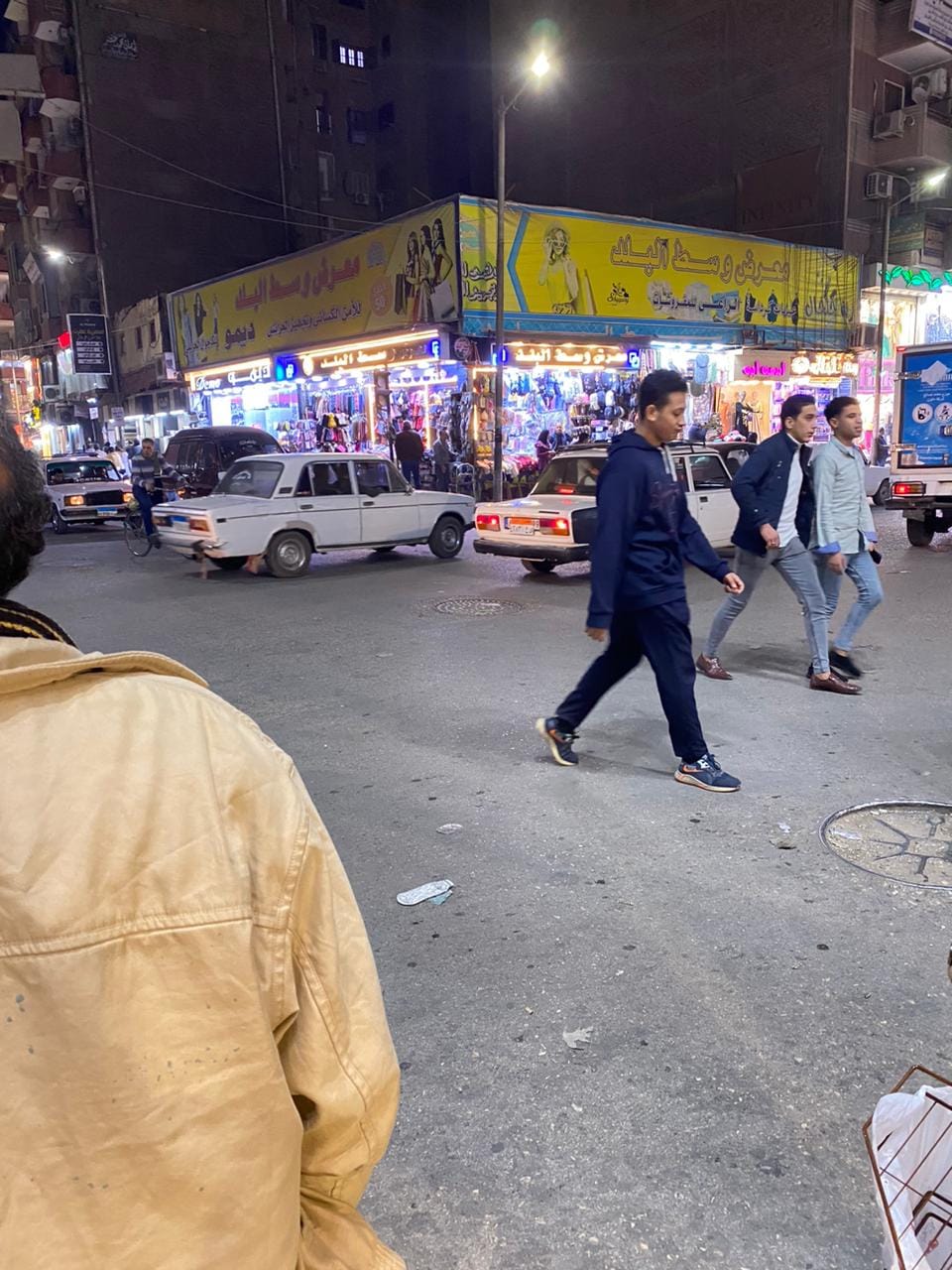 تكدس الشارع بسبب المعرض