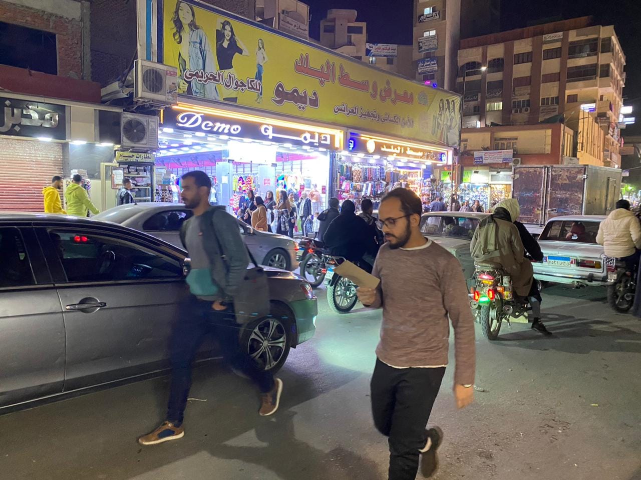 تكدس الشارع بسبب المعرض