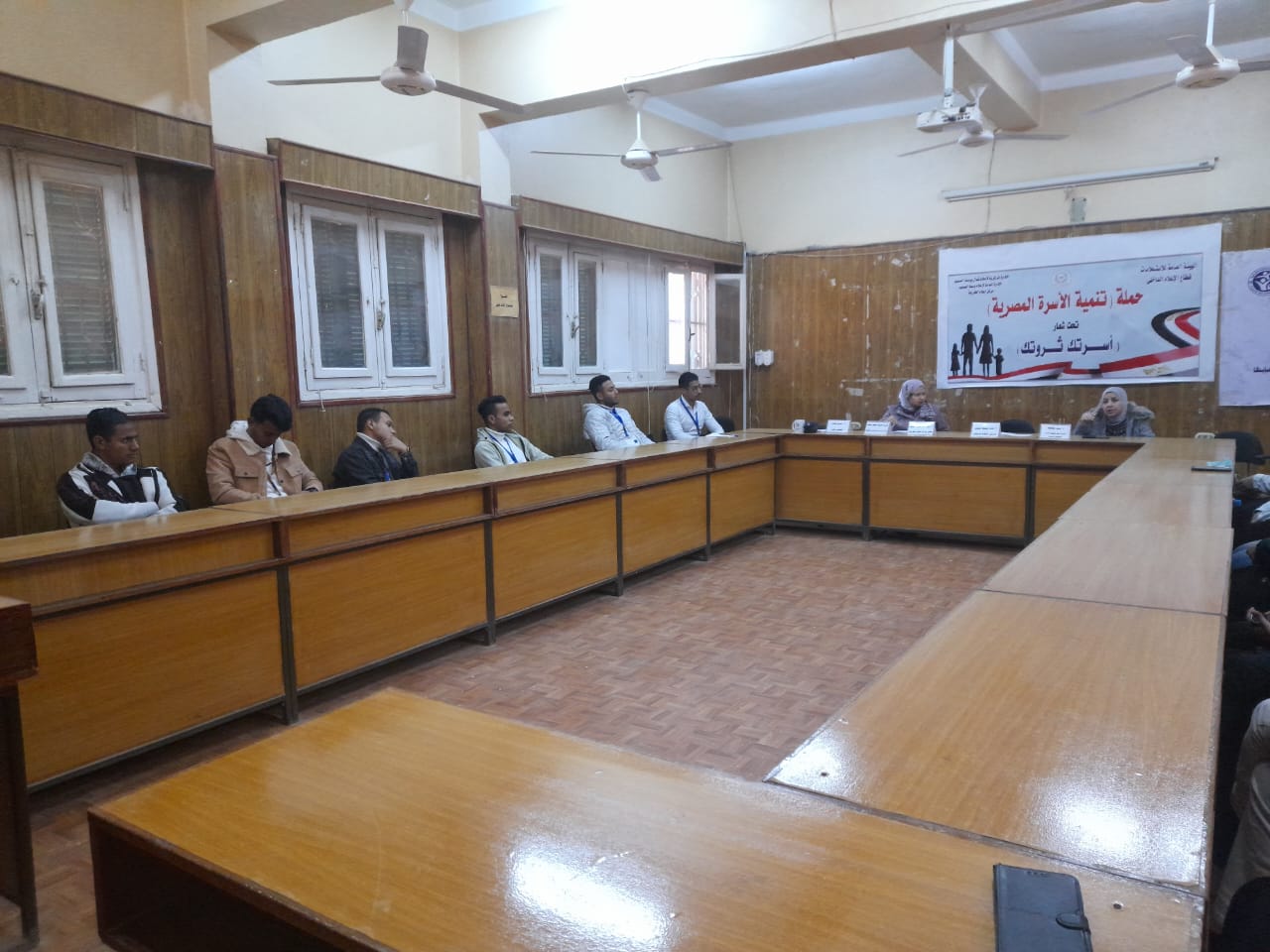 جانب من ضيوف الندوة