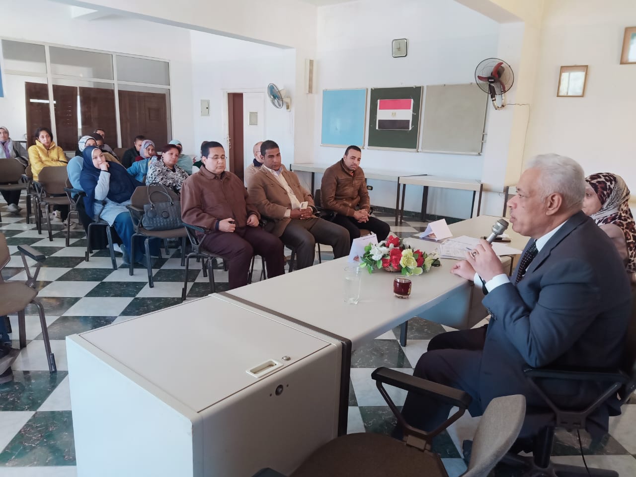 جانب من ضيوف الندوة