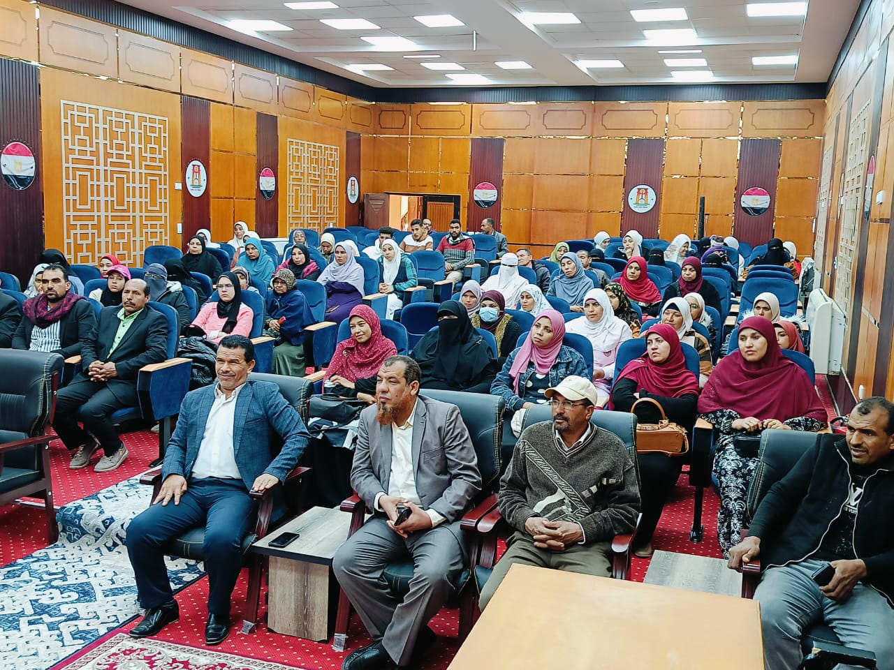 جانب من الندوة