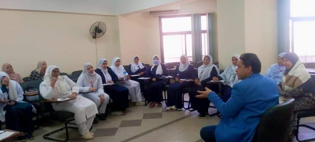 جانب من ضيوف الندوة