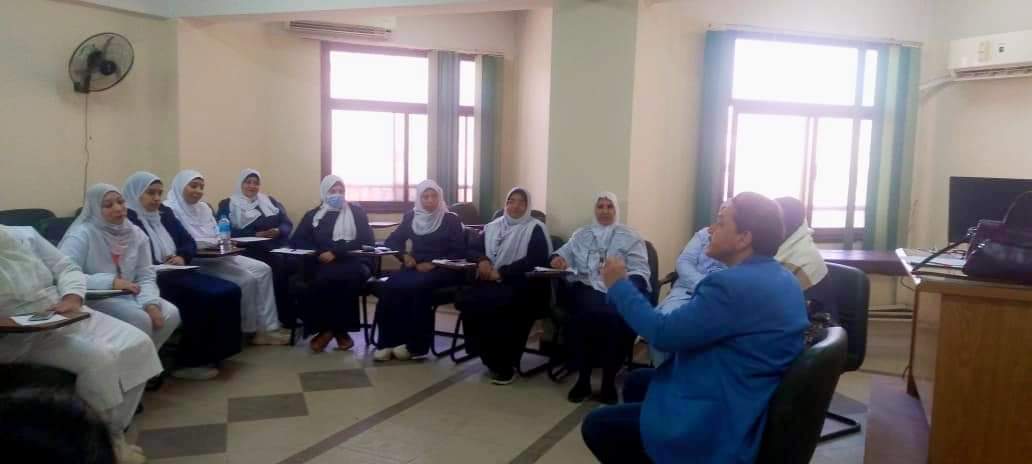 جانب من ضيوف الندوة