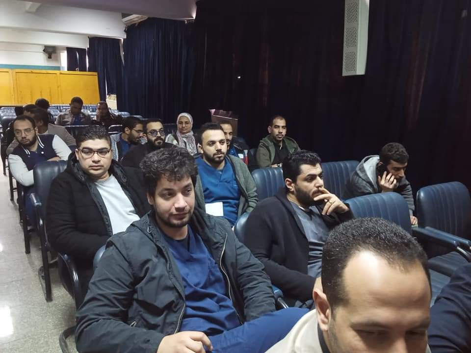 جانب من ضيوف الندوة