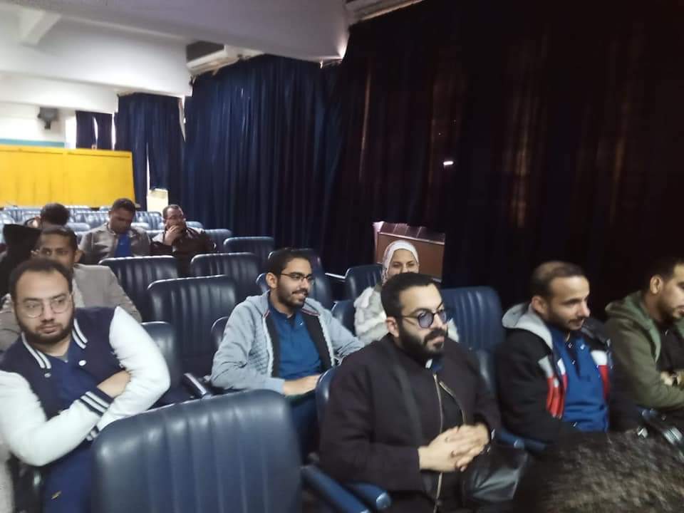 جانب من ضيوف الندوة