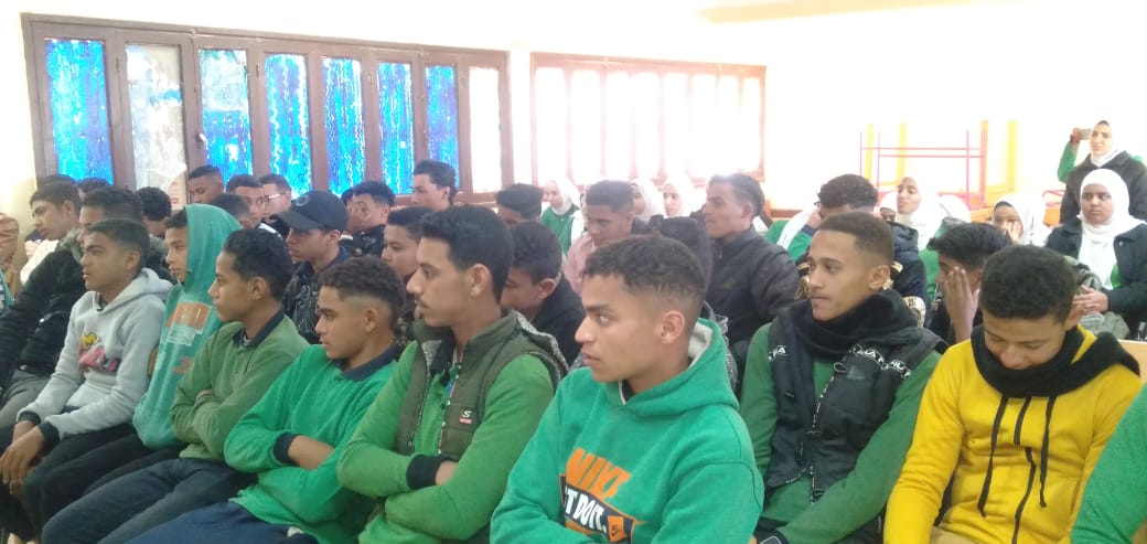 جانب من ضيوف الندوة