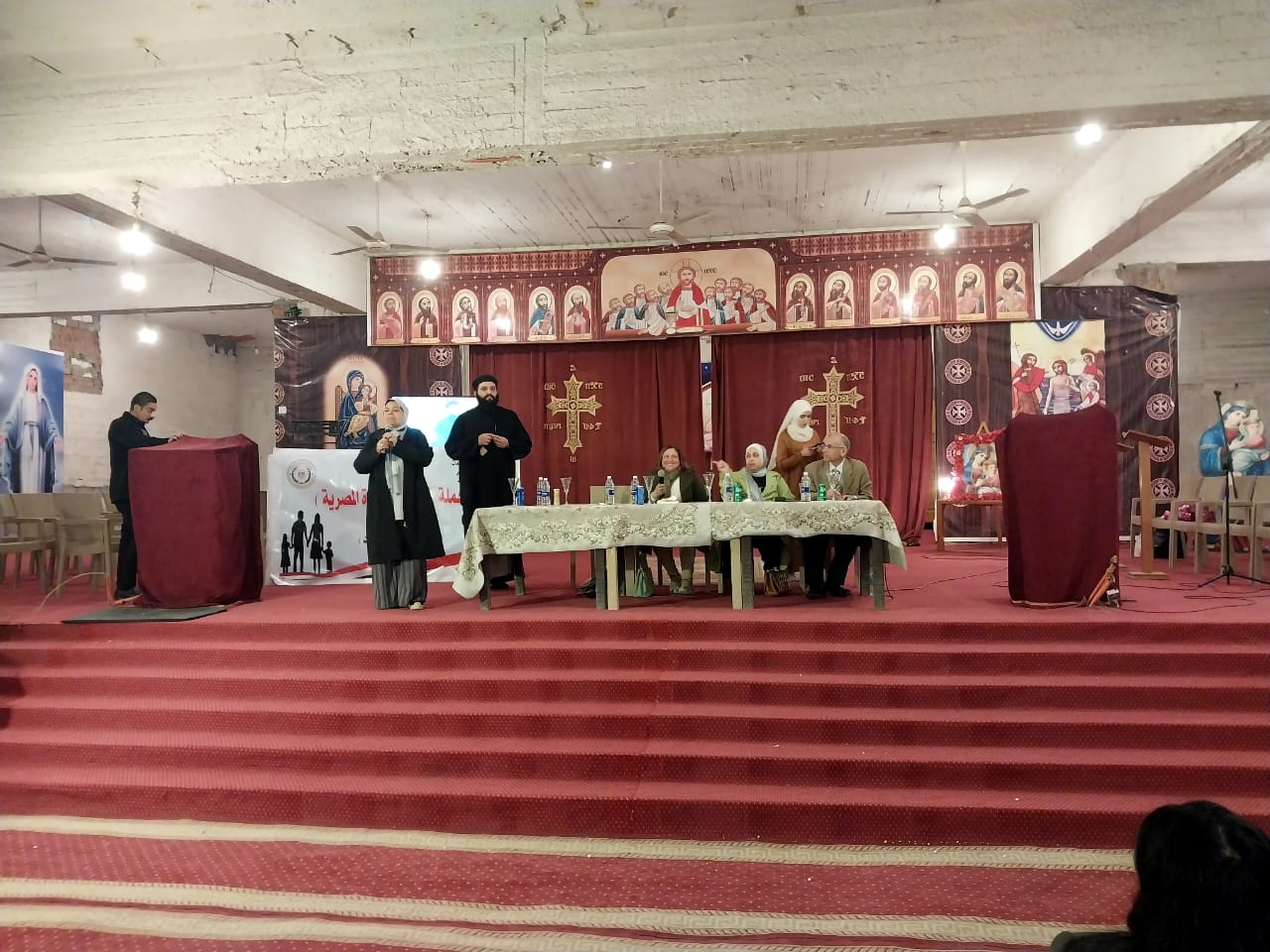 جانب من ضيوف الندوة