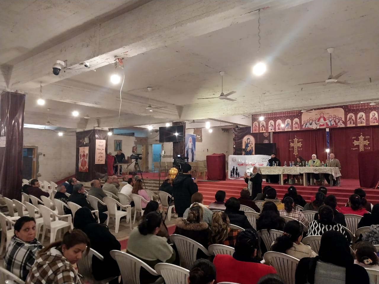 جانب من ضيوف الندوة