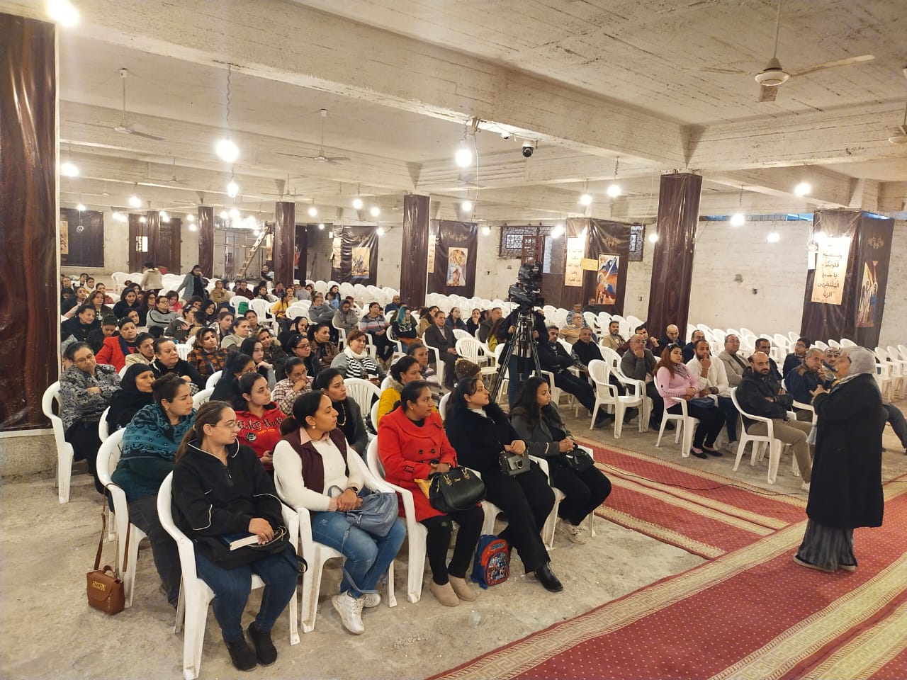 جانب من ضيوف الندوة