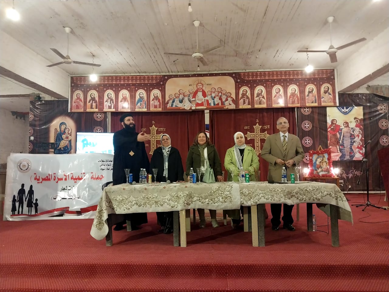 جانب من ضيوف الندوة